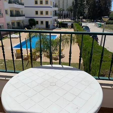 Al Apartment *